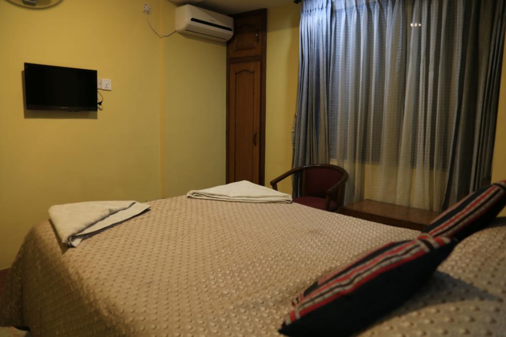 Heritage Home Hotel And Guest House Катманду Экстерьер фото