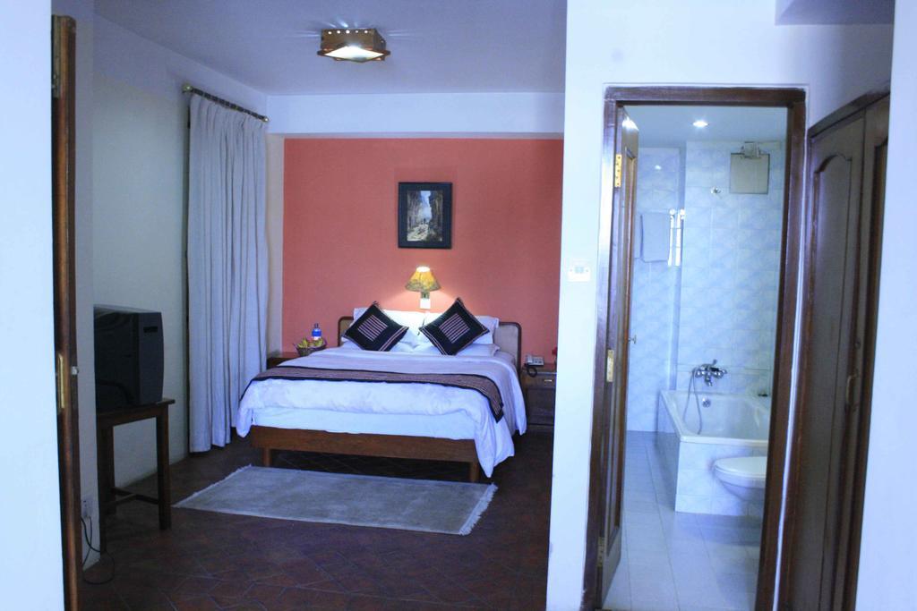 Heritage Home Hotel And Guest House Катманду Экстерьер фото