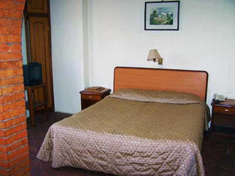 Heritage Home Hotel And Guest House Катманду Экстерьер фото