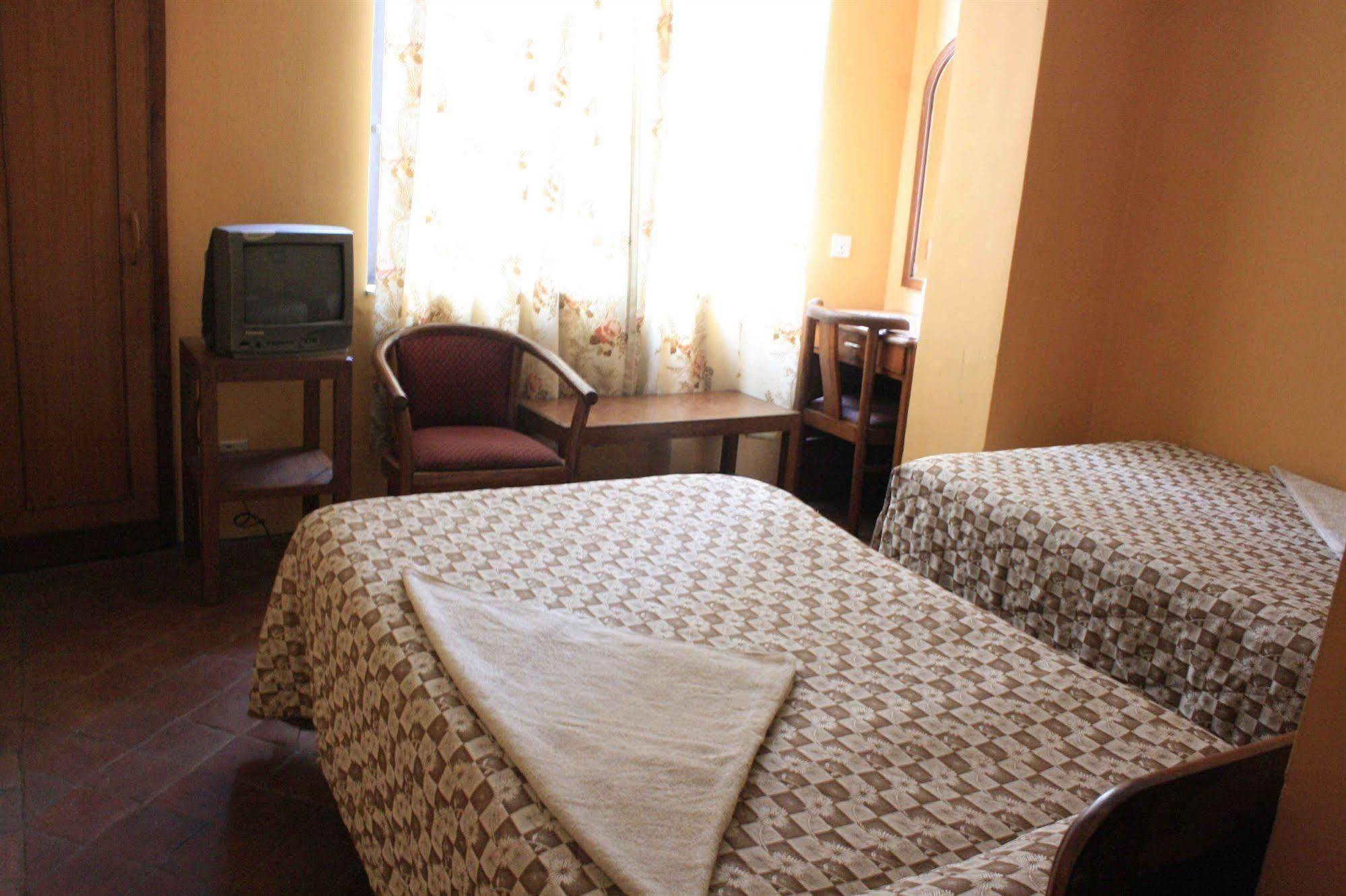 Heritage Home Hotel And Guest House Катманду Экстерьер фото