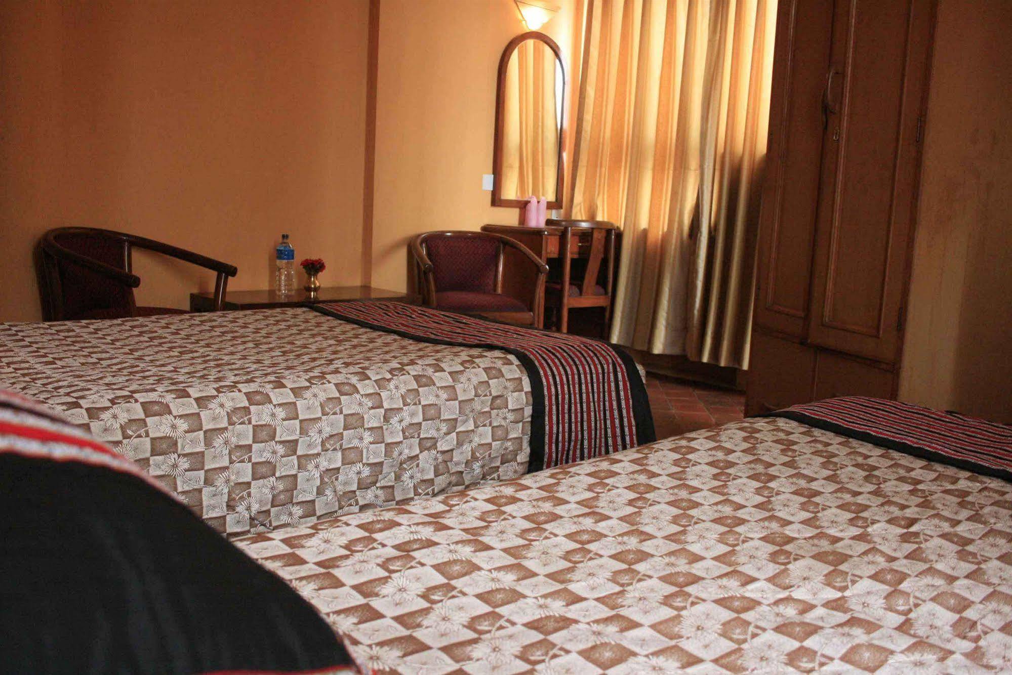 Heritage Home Hotel And Guest House Катманду Экстерьер фото