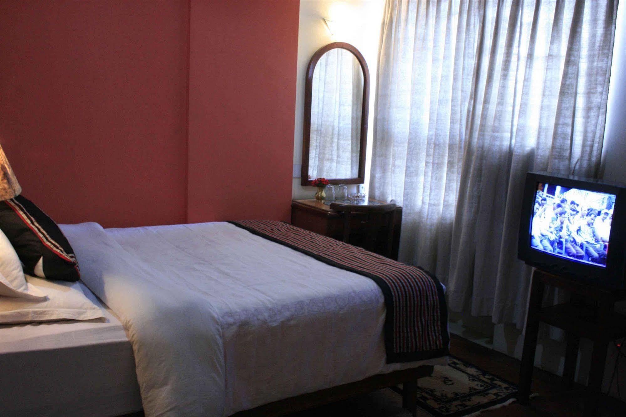Heritage Home Hotel And Guest House Катманду Экстерьер фото