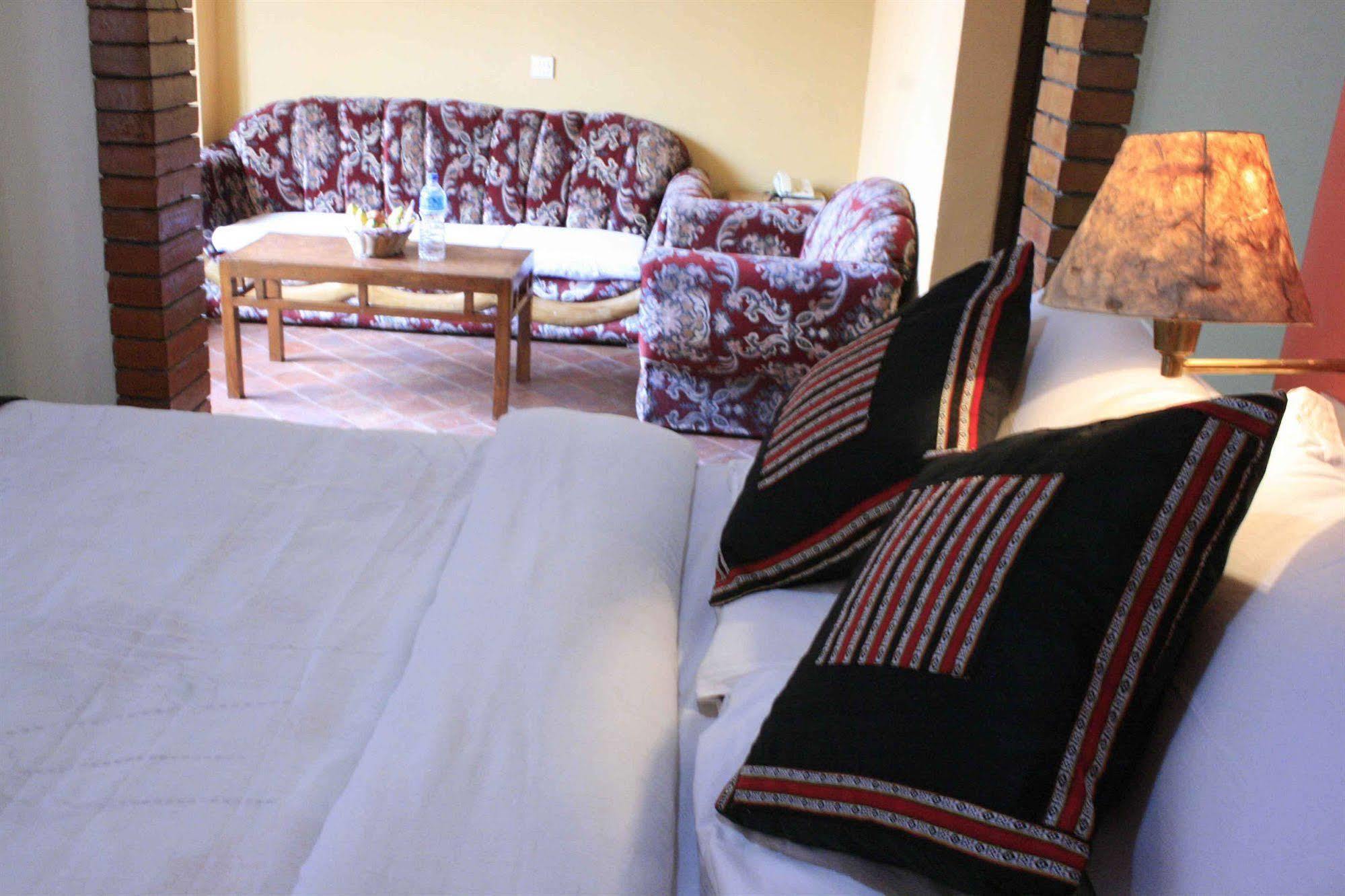 Heritage Home Hotel And Guest House Катманду Экстерьер фото